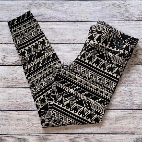 PINK Victoria’s Secret Leggings Tribal Pattern